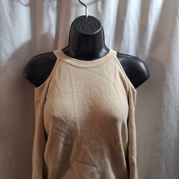 Forever 21 cold shoulder sweater size large - Picture 2 of 5